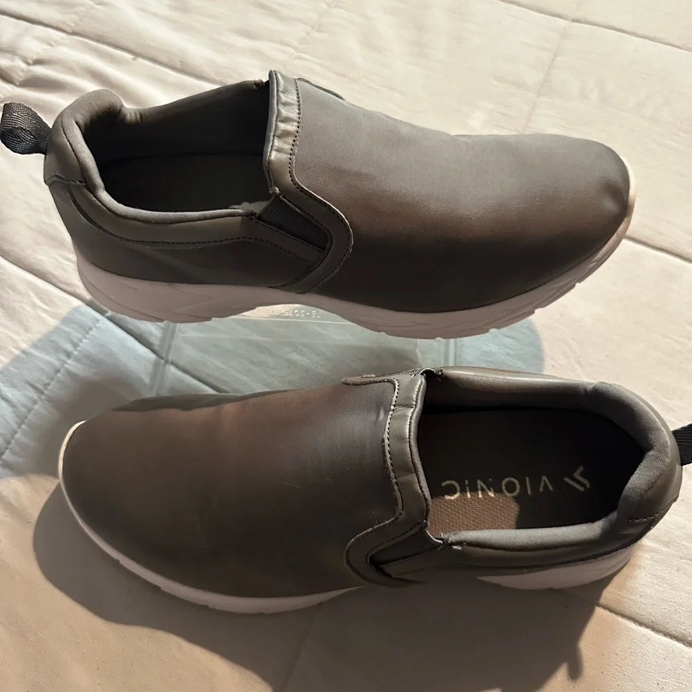 Vionic Gray Men's Slip-On Loafers